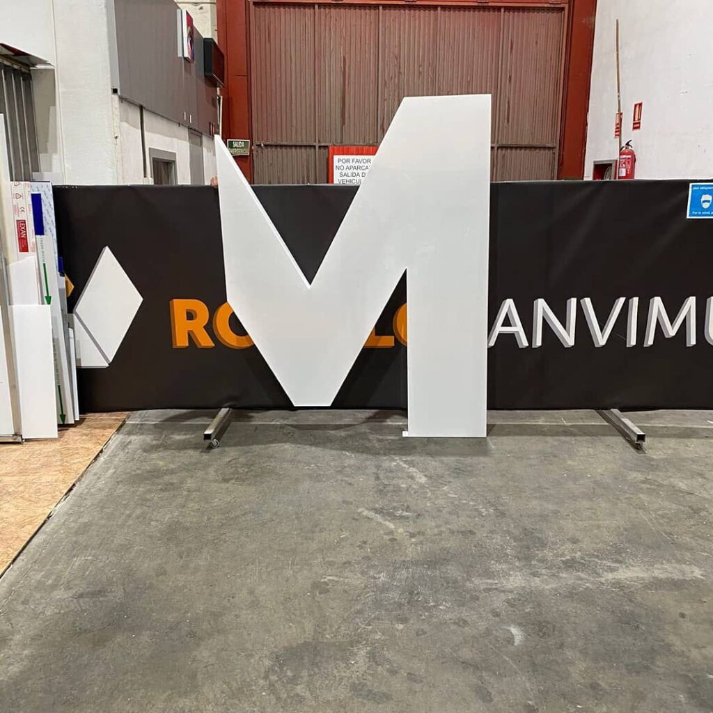 Letras corpóreas realizado por Rótulos Anvimur